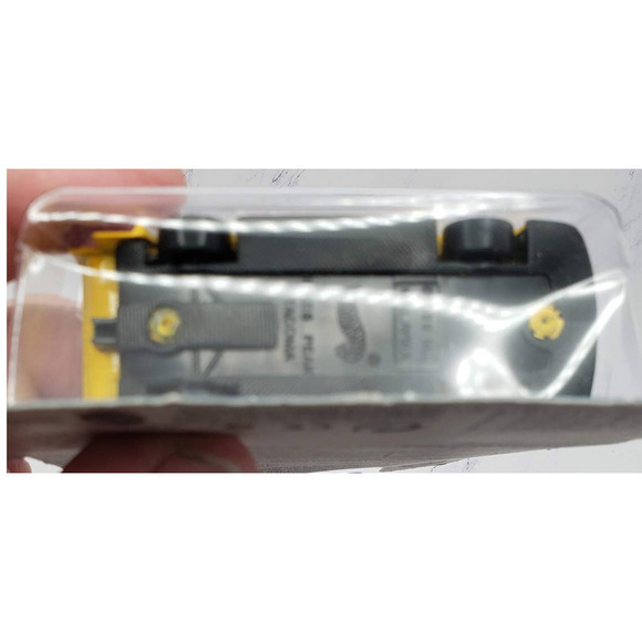 Hot Wheels 2003 Alt Terrain 2/10 Pikes Peak Tacoma Yellow With Chrome Y5 Wheels - Picture 7 of 8